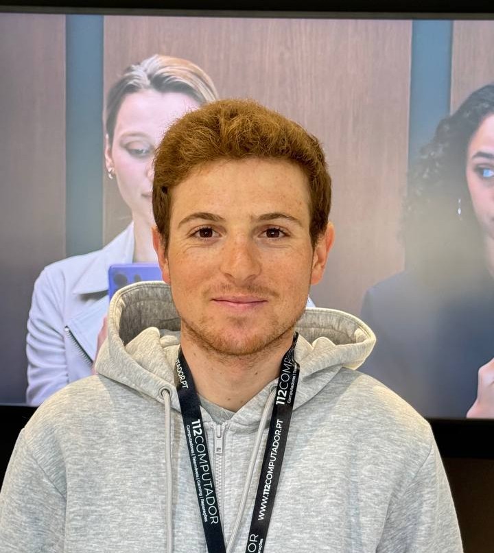 Tomás Valente técnico de informática da 112 Computador